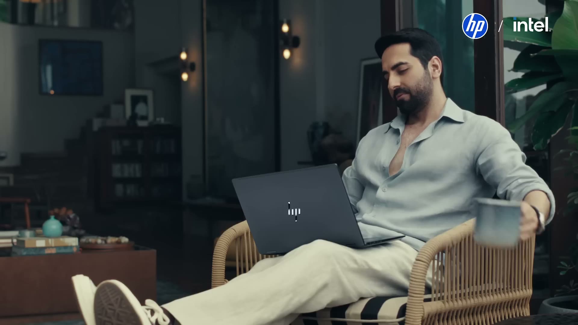 HP OmniBook AI PC: Tam Gün Pil
